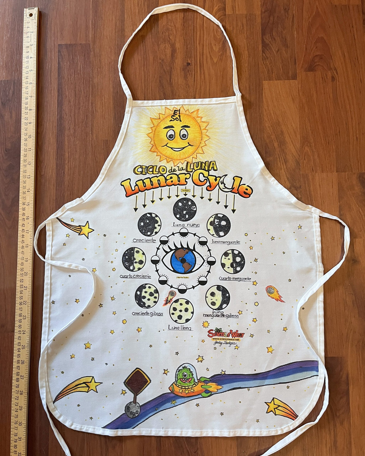 Ciclo de Luna - Lunar Cycle Apron – Hand-Detailed Completed Project image 2